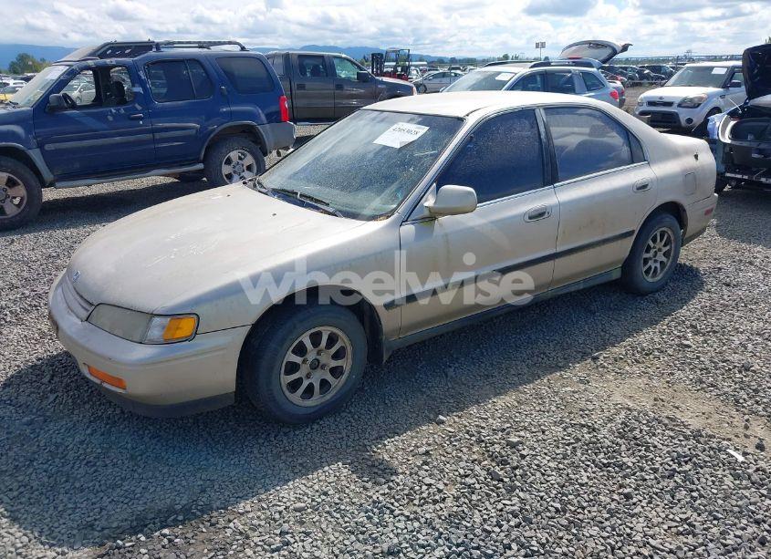 Photo 2 of 1995 Honda Accord LX/EX (VIN 1HGCD563XSA013868)