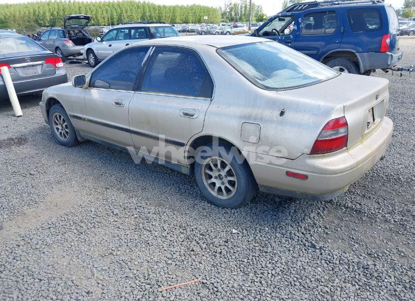 Photo 3 of 1995 Honda Accord LX/EX (VIN 1HGCD563XSA013868)