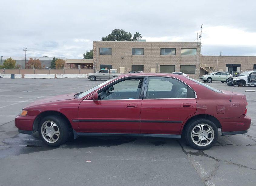 Photo 14 of 1995 Honda Accord LX/EX (VIN 1HGCD563XSA107989)