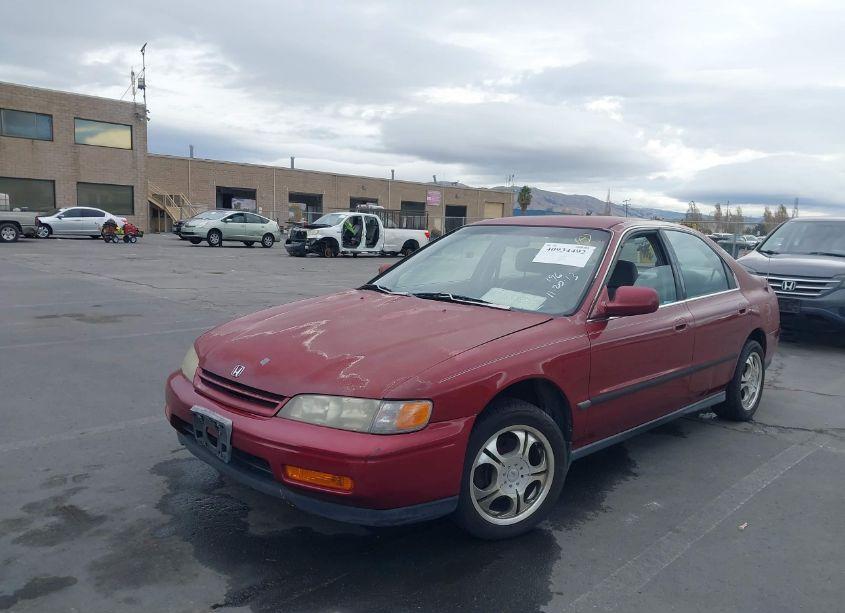 Photo 2 of 1995 Honda Accord LX/EX (VIN 1HGCD563XSA107989)