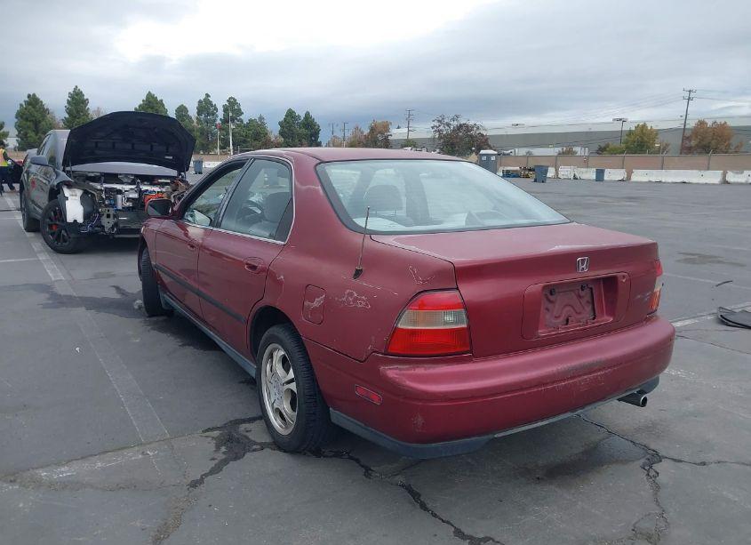 Photo 3 of 1995 Honda Accord LX/EX (VIN 1HGCD563XSA107989)