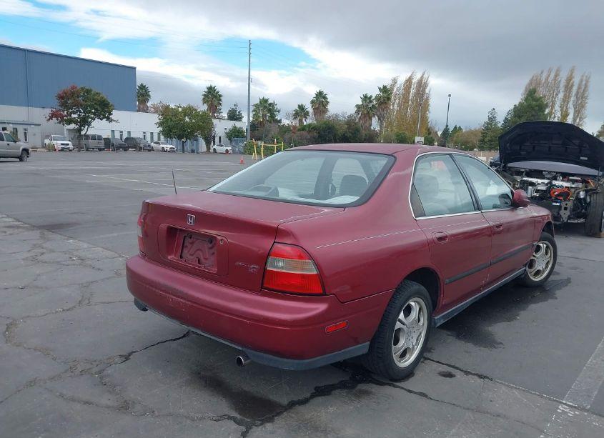 Photo 4 of 1995 Honda Accord LX/EX (VIN 1HGCD563XSA107989)