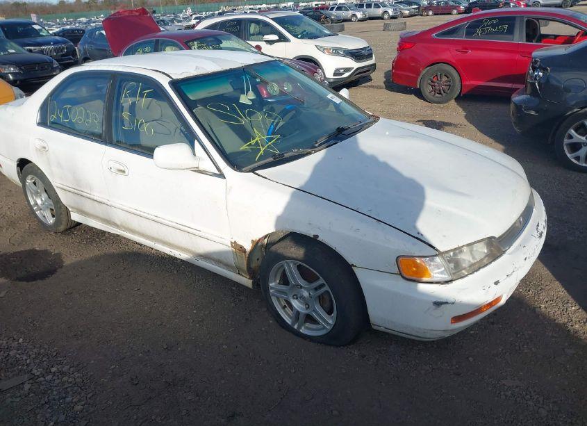 1996 Honda Accord LX/EX (VIN 1HGCD563XTA047200) main photo