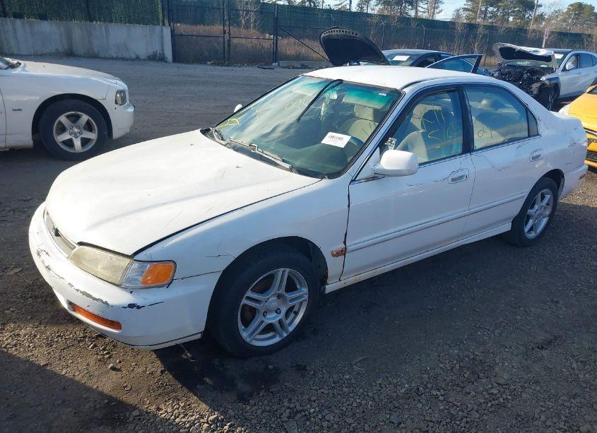 Photo 2 of 1996 Honda Accord LX/EX (VIN 1HGCD563XTA047200)