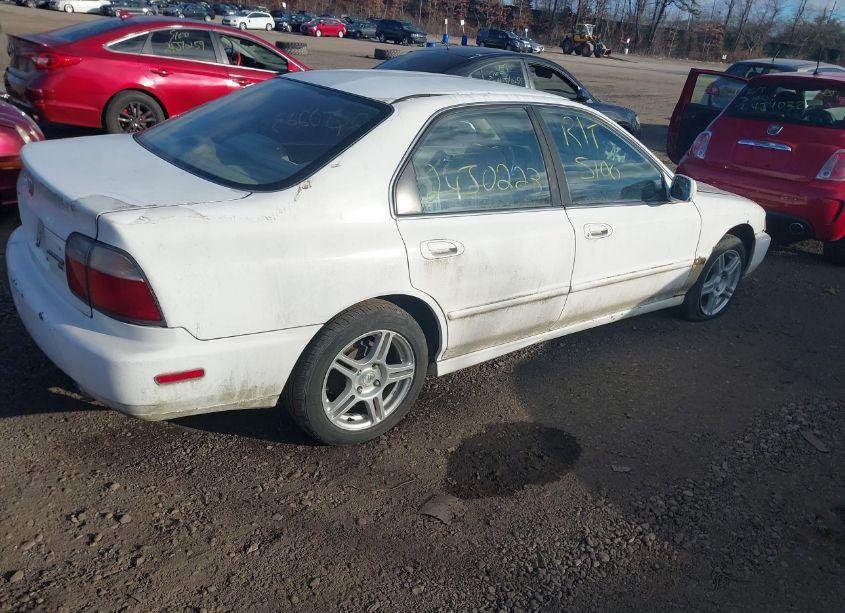 Photo 4 of 1996 Honda Accord LX/EX (VIN 1HGCD563XTA047200)