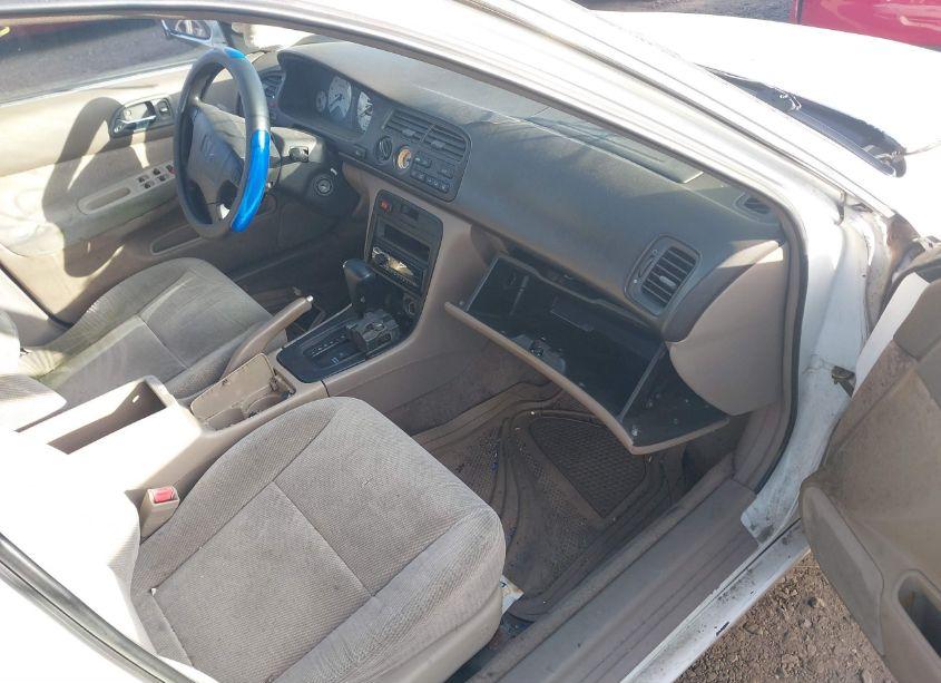 Photo 5 of 1996 Honda Accord LX/EX (VIN 1HGCD563XTA047200)