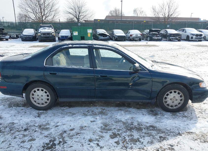 Photo 13 of 1997 Honda Accord EX (VIN 1HGCD5650VA086561)