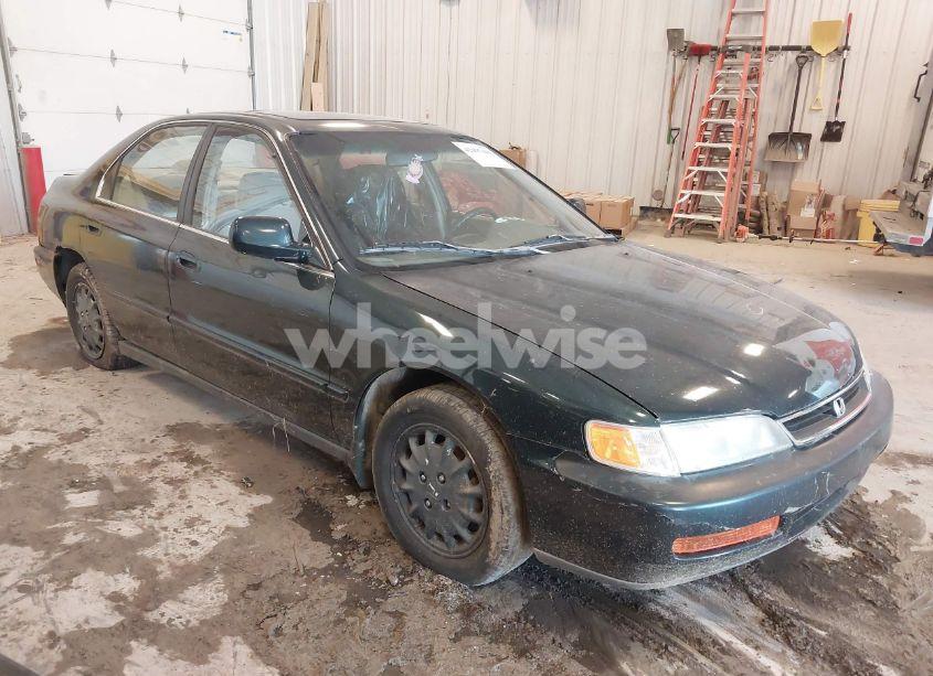 1997 Honda Accord EX (VIN 1HGCD5651VA243837) main photo