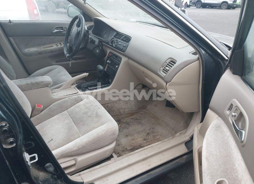 Photo 5 of 1996 Honda Accord EX/EX-R (VIN 1HGCD5652TA060783)