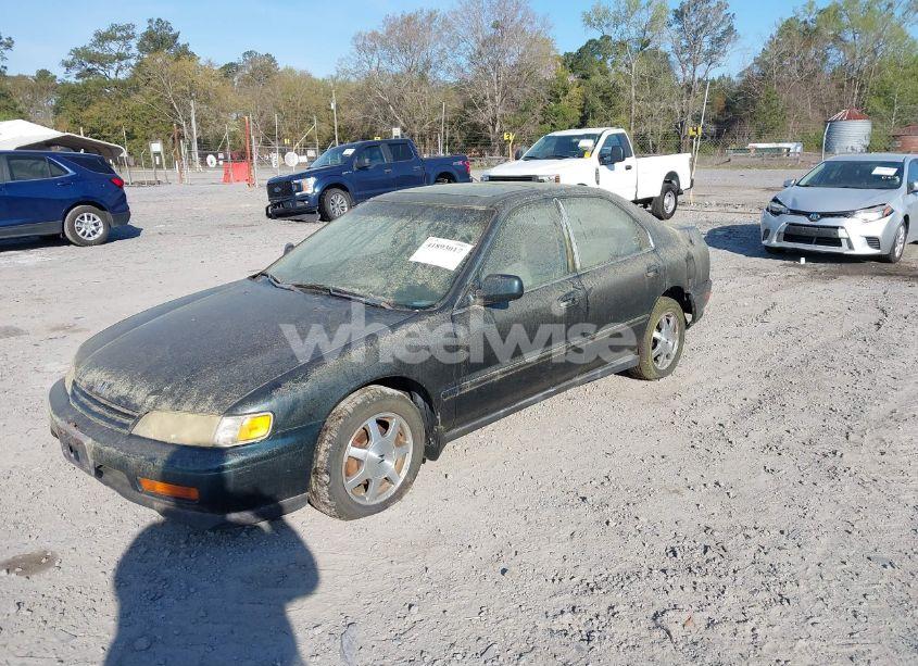 Photo 2 of 1995 Honda Accord EX (VIN 1HGCD5653SA117233)