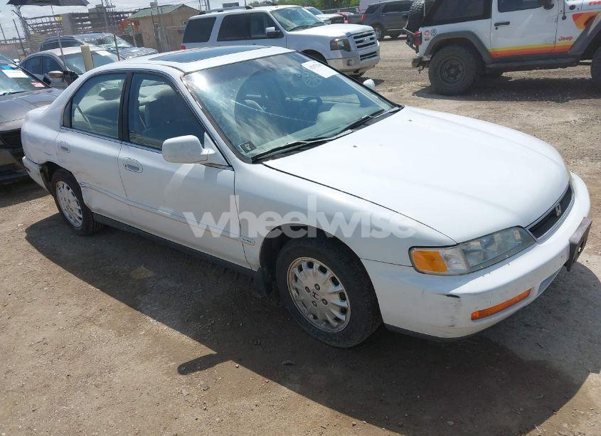 1997 Honda Accord EX (VIN 1HGCD5653VA201234) main photo