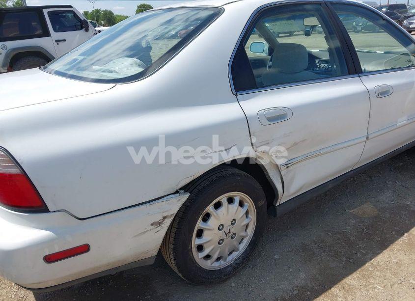 Photo 12 of 1997 Honda Accord EX (VIN 1HGCD5653VA201234)