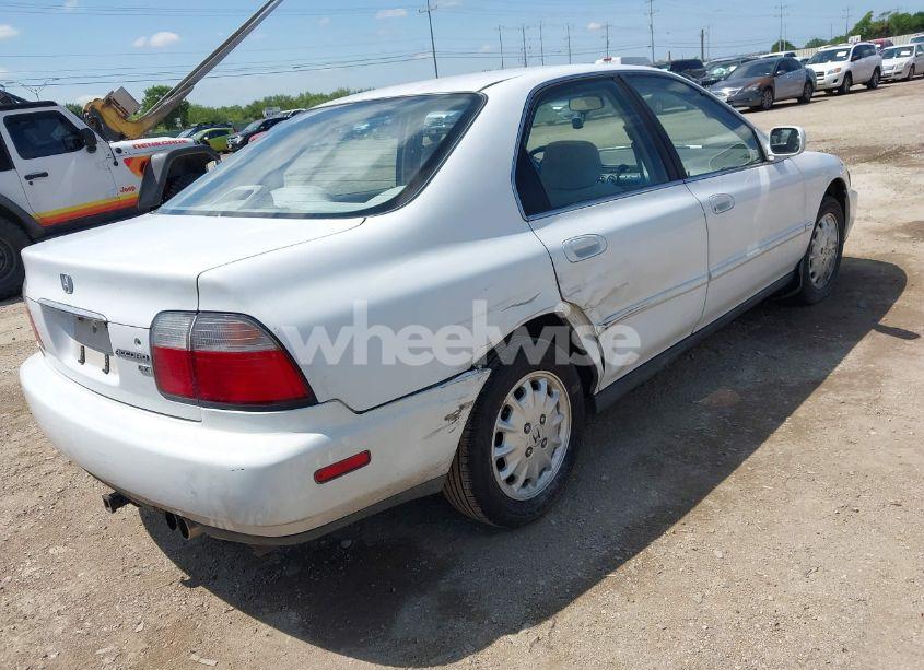 Photo 4 of 1997 Honda Accord EX (VIN 1HGCD5653VA201234)