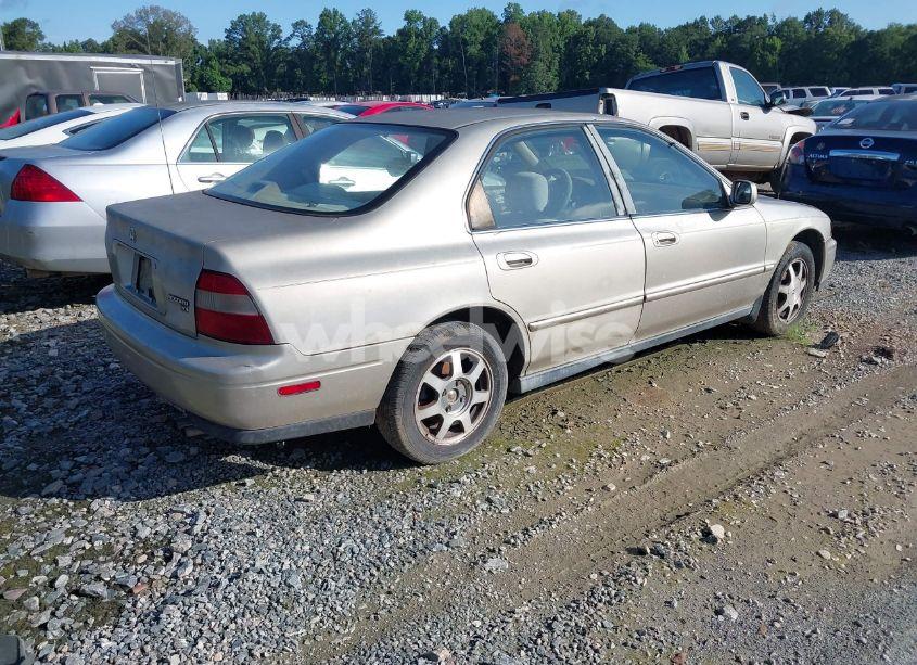Photo 4 of 1995 Honda Accord EX (VIN 1HGCD5656SA135886)