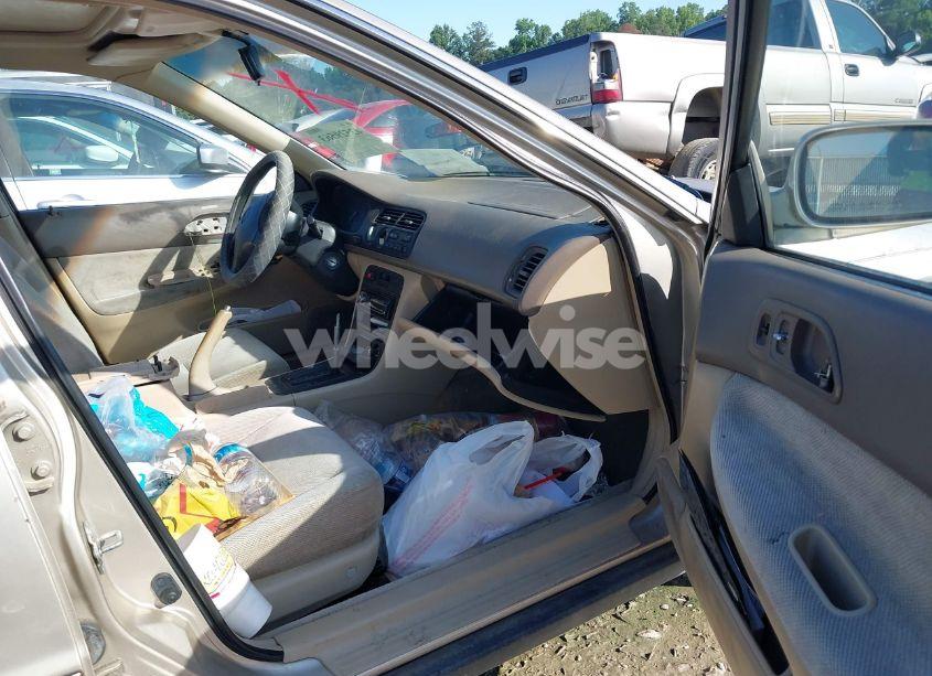 Photo 5 of 1995 Honda Accord EX (VIN 1HGCD5656SA135886)