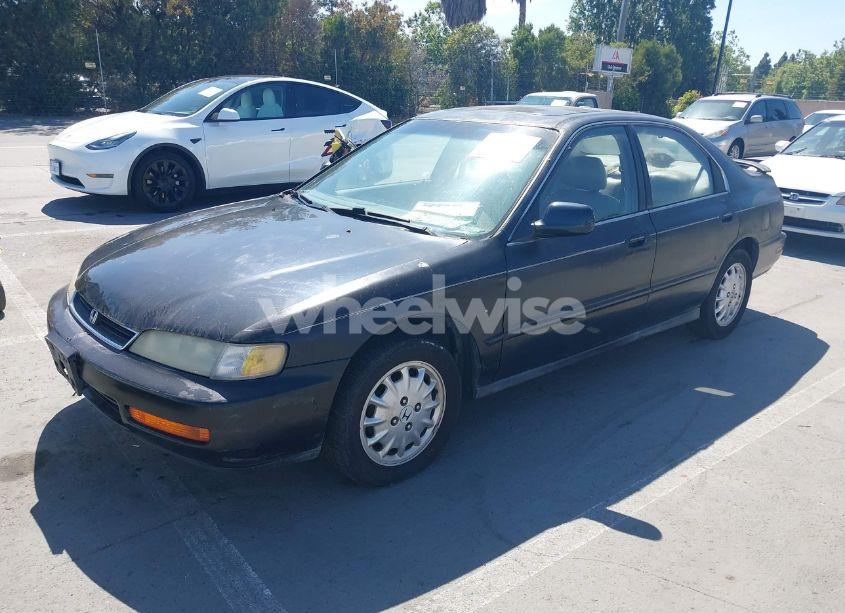 Photo 2 of 1997 Honda Accord EX (VIN 1HGCD5656VA133592)