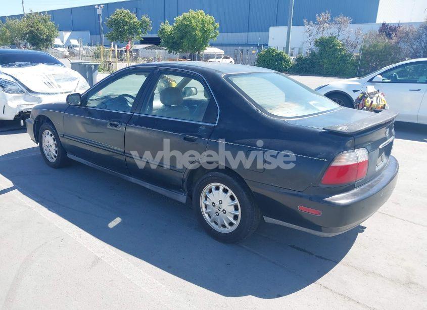 Photo 3 of 1997 Honda Accord EX (VIN 1HGCD5656VA133592)