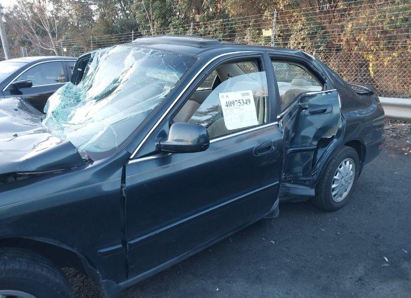 Photo 12 of 1997 Honda Accord EX (VIN 1HGCD5658VA266032)