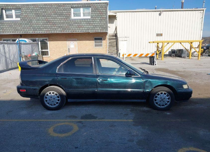 Photo 14 of 1996 Honda Accord EX (VIN 1HGCD5661TA153206)