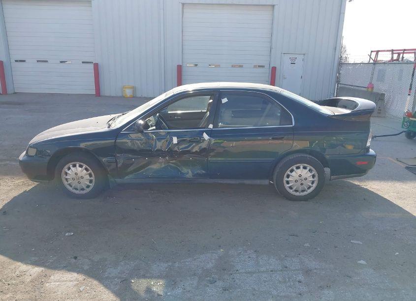 Photo 15 of 1996 Honda Accord EX (VIN 1HGCD5661TA153206)