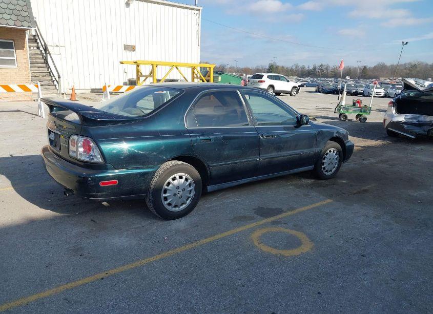 Photo 4 of 1996 Honda Accord EX (VIN 1HGCD5661TA153206)