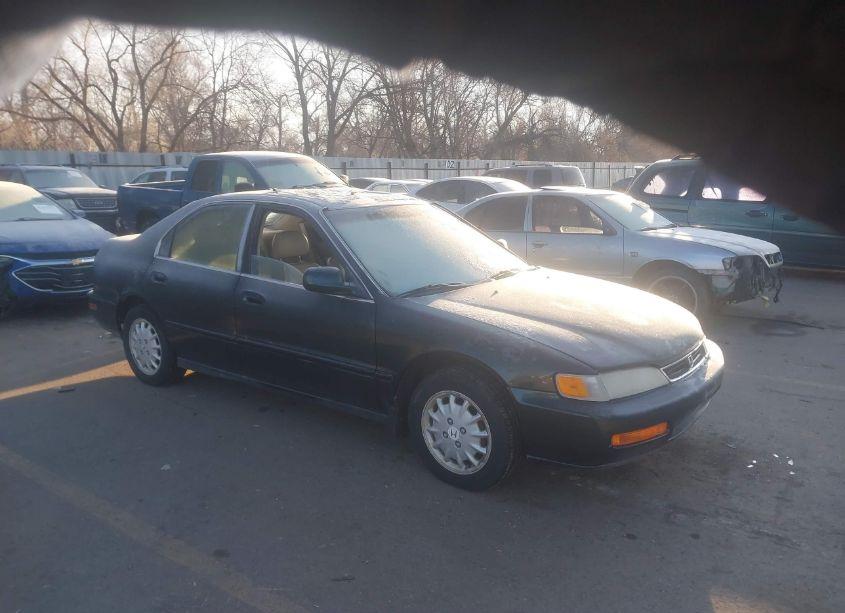 1996 Honda Accord EX (VIN 1HGCD5666TA176707) main photo