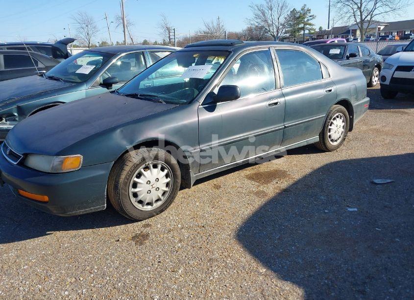 Photo 2 of 1996 Honda Accord EX (VIN 1HGCD566XTA251134)