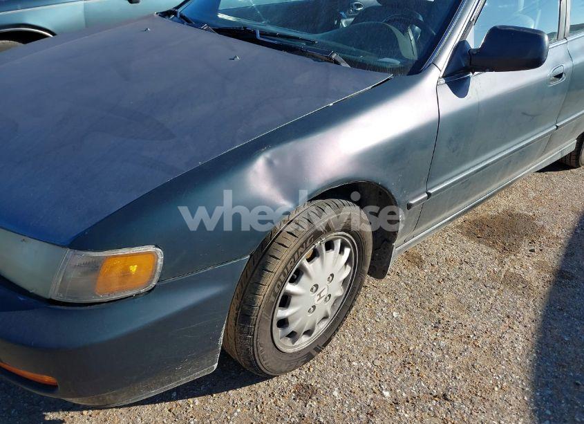 Photo 6 of 1996 Honda Accord EX (VIN 1HGCD566XTA251134)