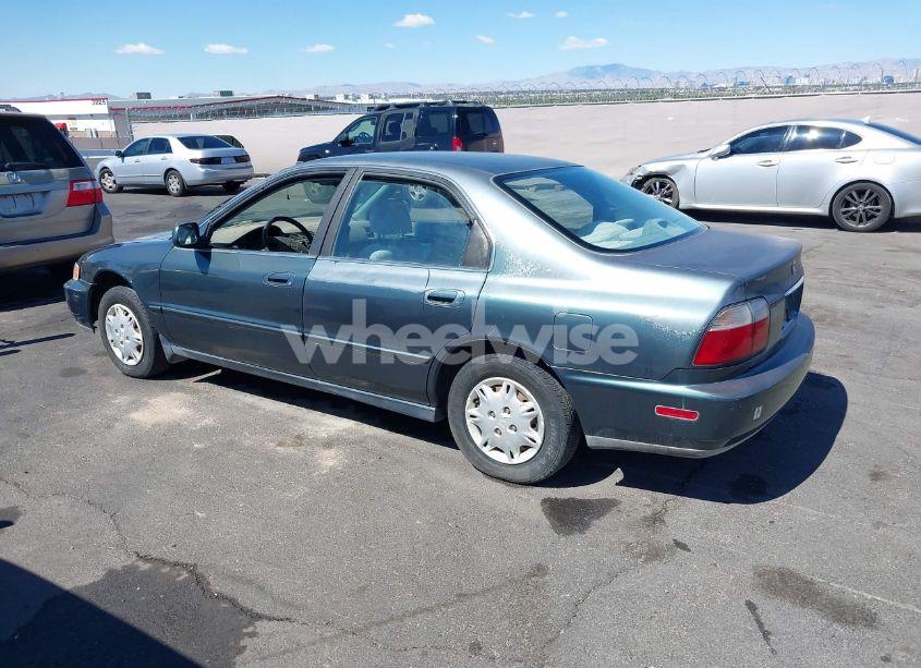 Photo 3 of 1997 Honda Accord VALUE (VIN 1HGCD5682VA171573)