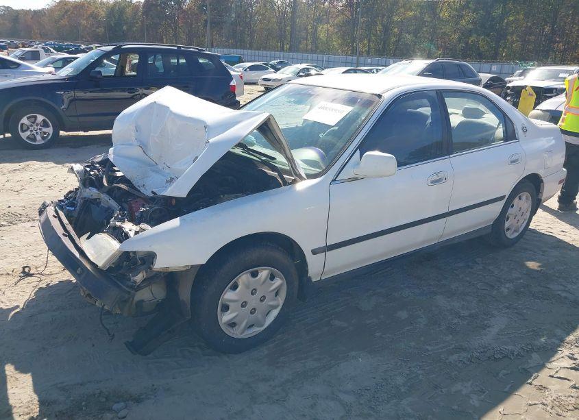 Photo 2 of 1997 Honda Accord VALUE (VIN 1HGCD5684VA175558)