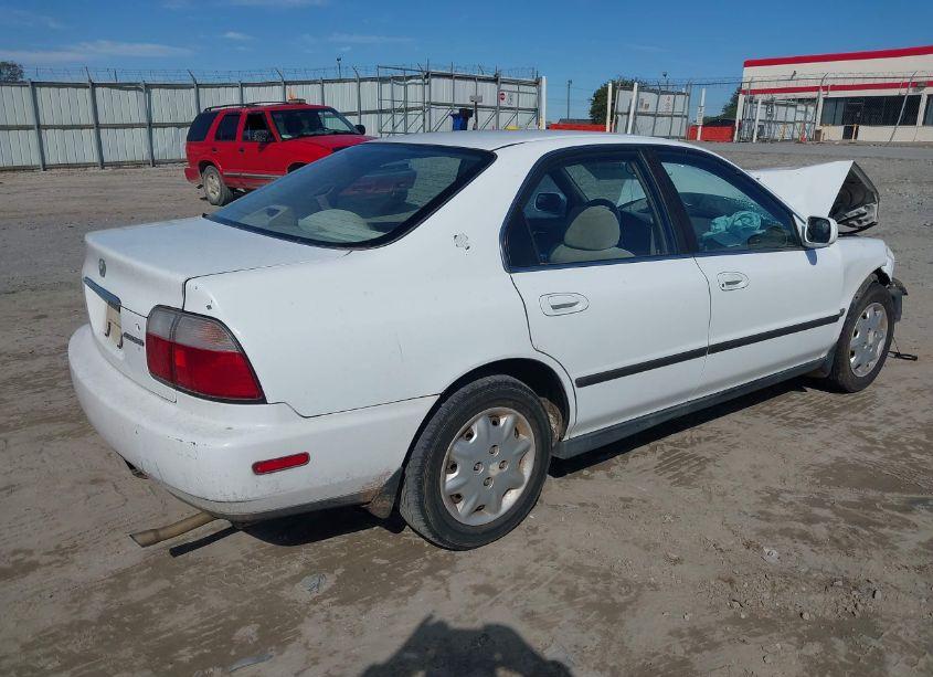Photo 4 of 1997 Honda Accord VALUE (VIN 1HGCD5684VA175558)