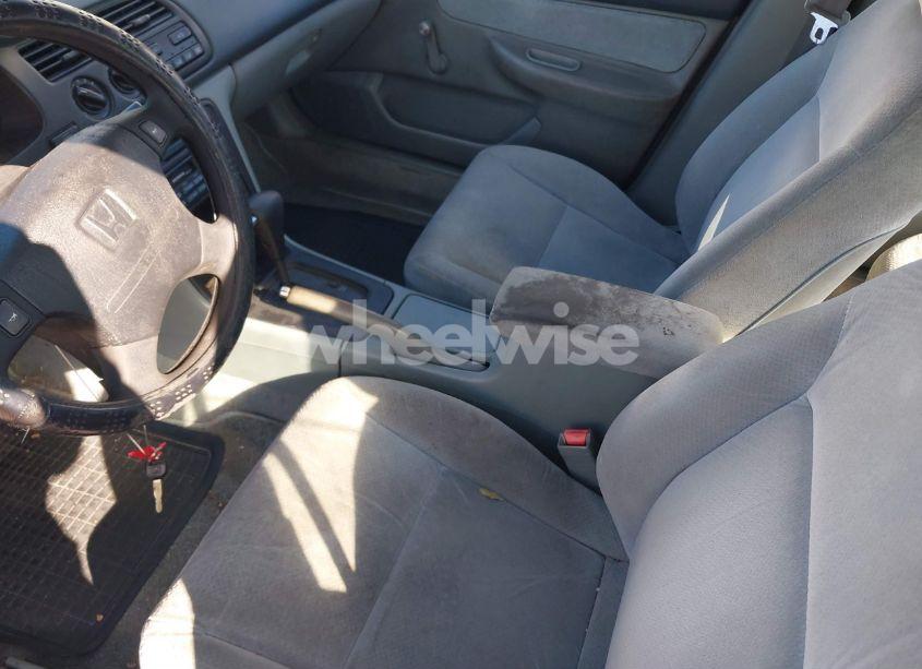 Photo 13 of 1997 Honda Accord VALUE (VIN 1HGCD5689VA182425)