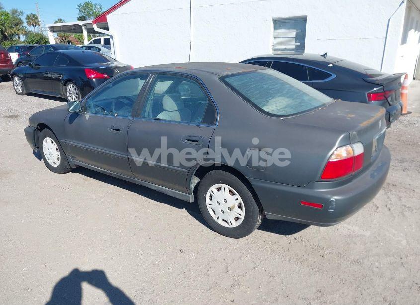 Photo 3 of 1997 Honda Accord VALUE (VIN 1HGCD5689VA182425)