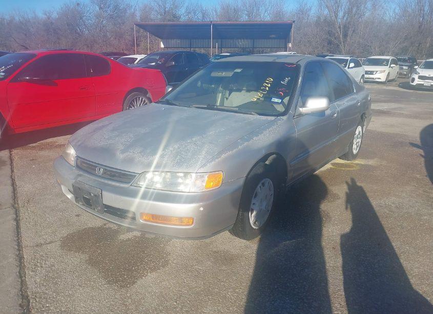 Photo 2 of 1997 Honda Accord VALUE (VIN 1HGCD568XVA170624)