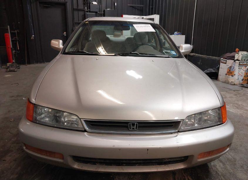 Photo 12 of 1996 Honda Accord VALUE (VIN 1HGCD5690TA250844)