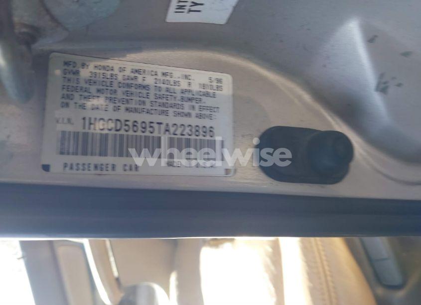 Photo 9 of 1996 Honda Accord (VIN 1HGCD5695TA223896)