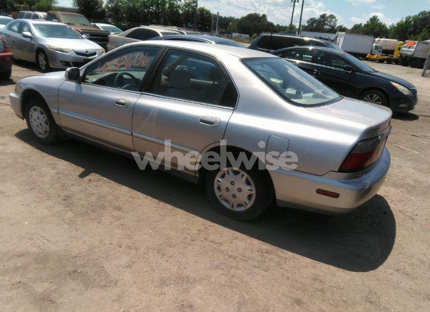 Photo 3 of 1996 Honda Accord VALUE (VIN 1HGCD5699TA268484)