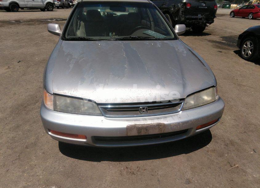Photo 6 of 1996 Honda Accord VALUE (VIN 1HGCD5699TA268484)