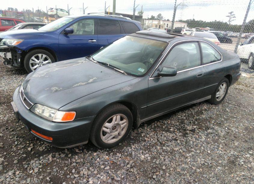 Photo 2 of 1997 Honda Accord CPE EX (VIN 1HGCD7150VA035645)