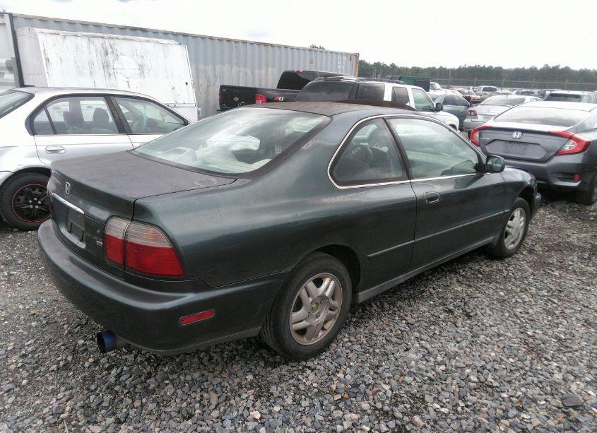 Photo 4 of 1997 Honda Accord CPE EX (VIN 1HGCD7150VA035645)