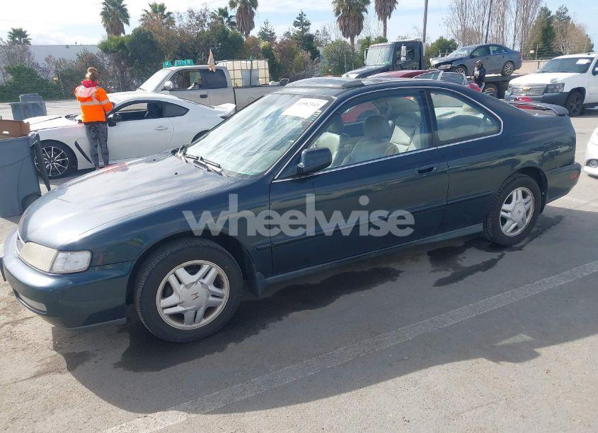 Photo 2 of 1997 Honda Accord EX (VIN 1HGCD7158VA014025)