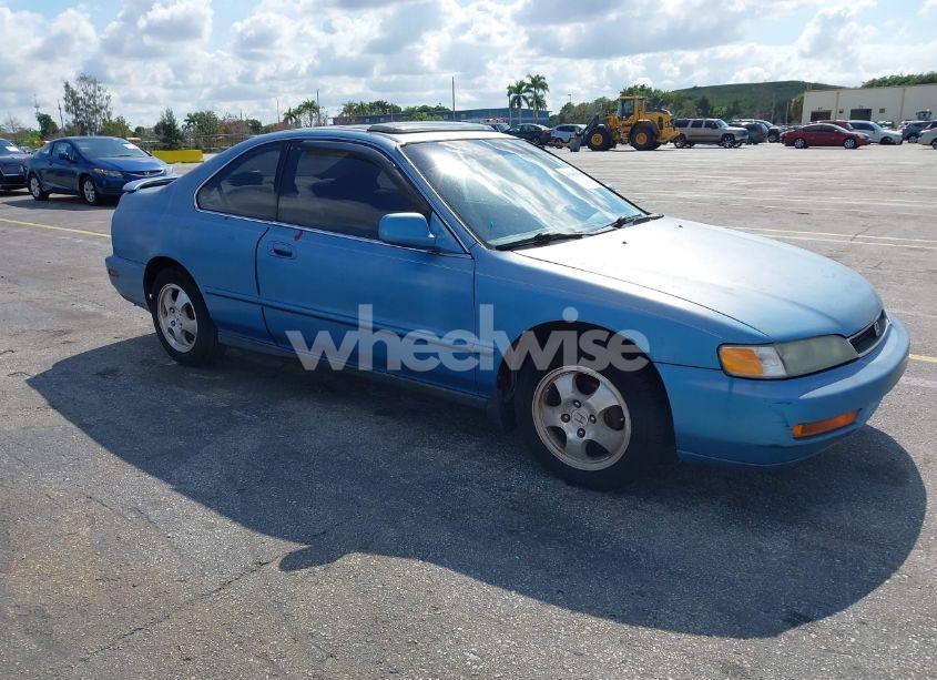 1997 Honda Accord SE (VIN 1HGCD7208VA024864) main photo
