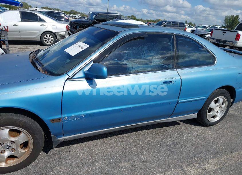 Photo 6 of 1997 Honda Accord SE (VIN 1HGCD7208VA024864)