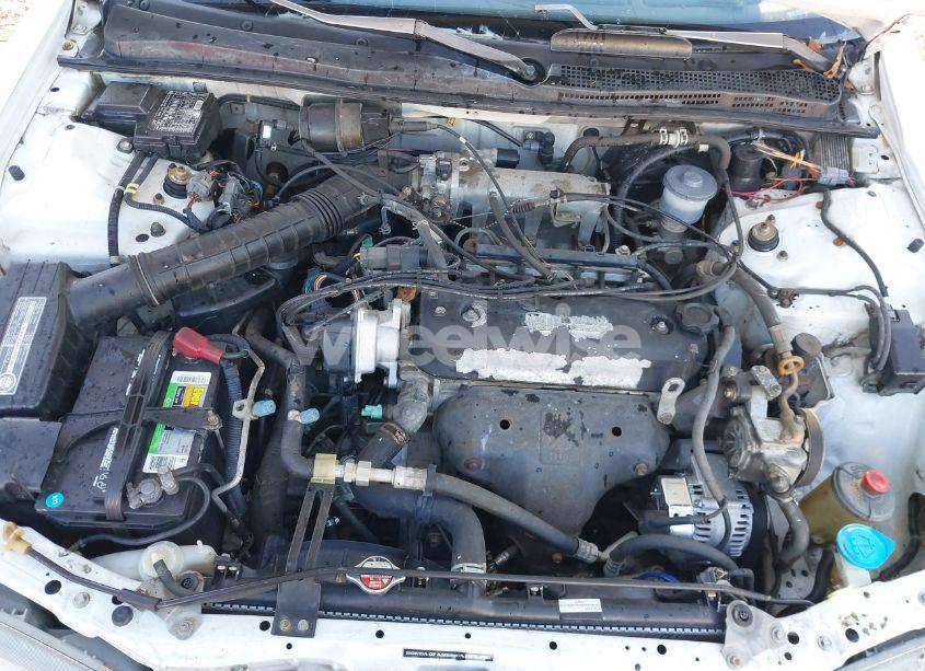 Photo 10 of 1994 Honda Accord DX (VIN 1HGCD7225RA013179)