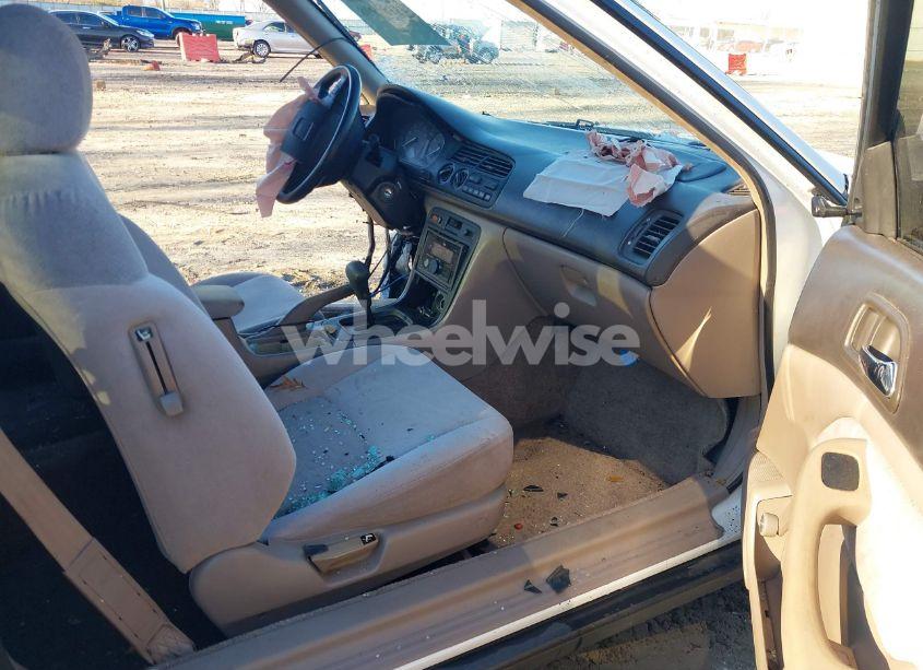 Photo 5 of 1994 Honda Accord DX (VIN 1HGCD7225RA013179)