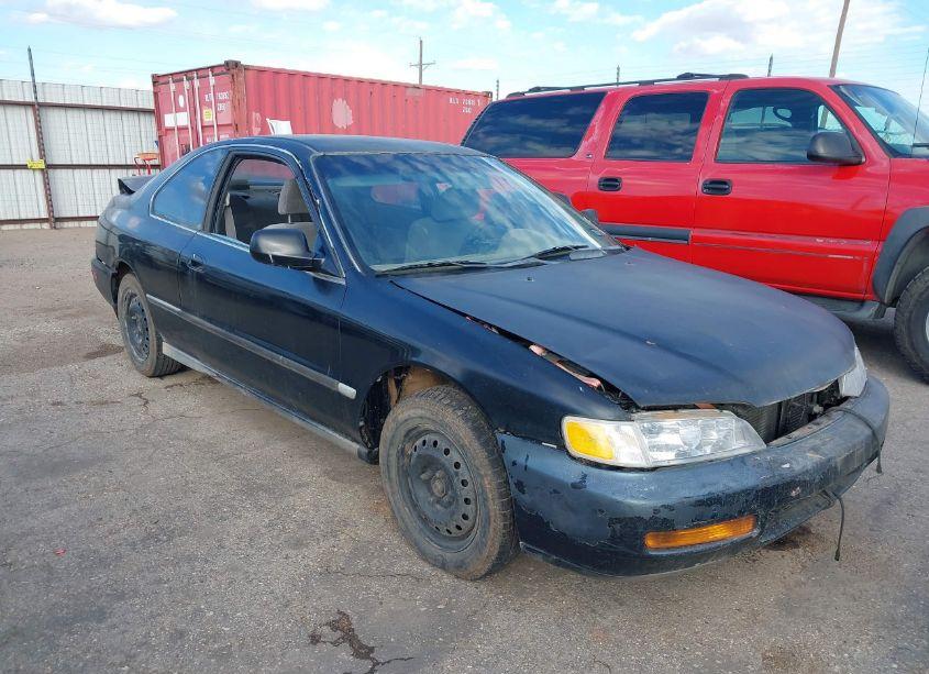 1996 Honda Accord LX (VIN 1HGCD7233TA024214) main photo
