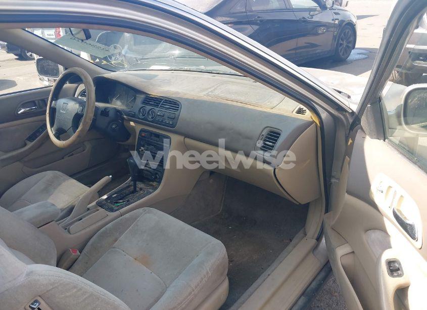 Photo 5 of 1995 Honda Accord LX (VIN 1HGCD7236SA029244)