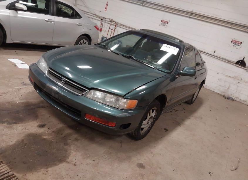Photo 2 of 1997 Honda Accord EX (VIN 1HGCD7253VA018126)