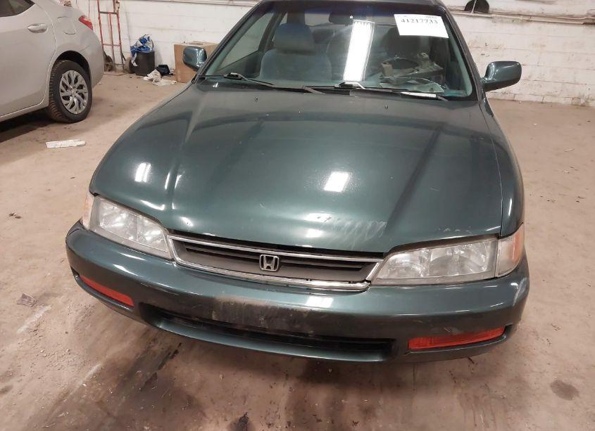Photo 6 of 1997 Honda Accord EX (VIN 1HGCD7253VA018126)