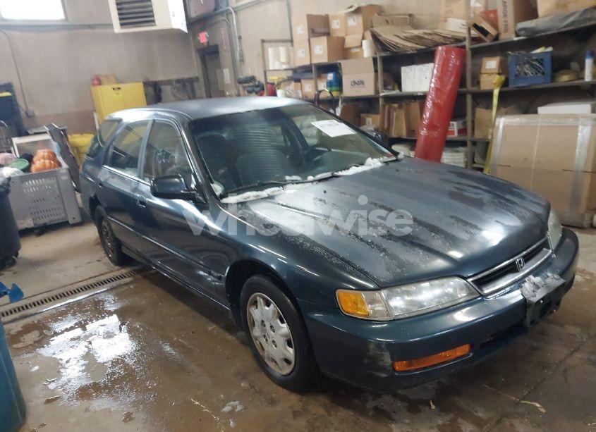 1997 Honda Accord LX (VIN 1HGCE1720VA005911) main photo